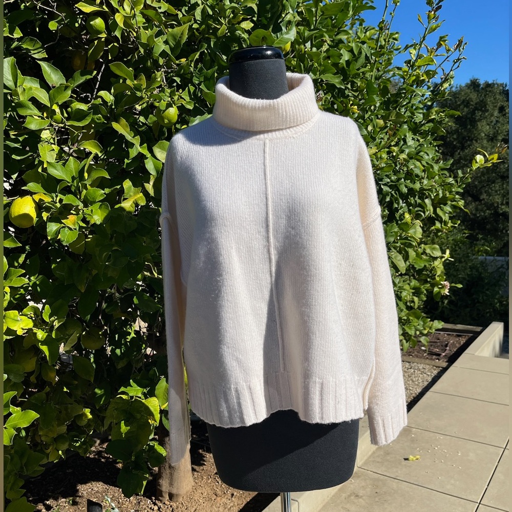 Entireworld oversized knit turtleneck sweater - size M